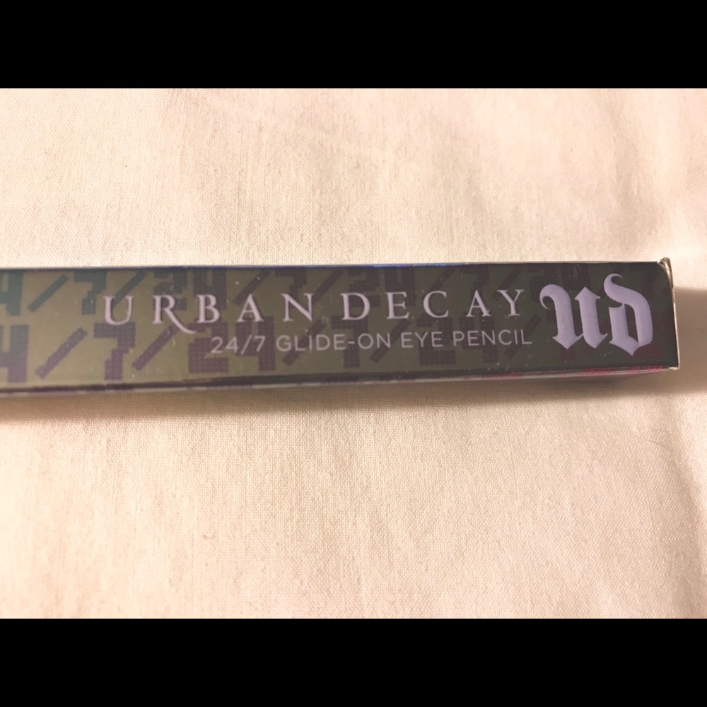 Urban Decay 24/7 Glide On Eye Pencil in Whiskey